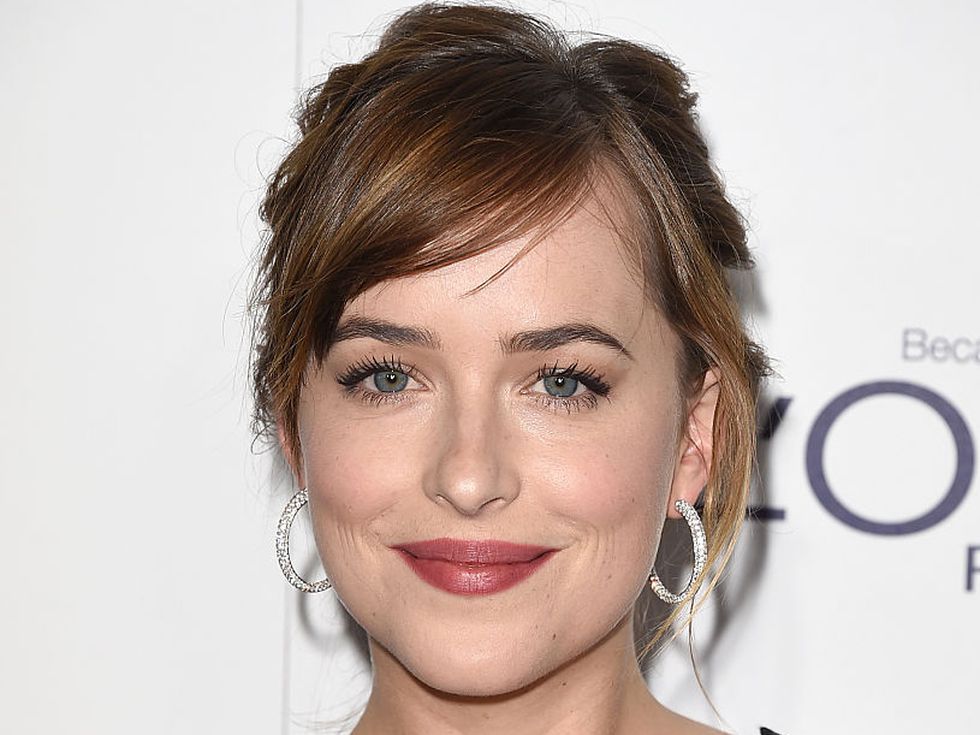 Минимализмът, който съблазнява: Дакота Джонсън за Calvin Klein