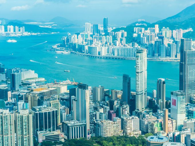 Градът на мрака: Как 30 000 души живееха без закони в лабиринт от 350 сгради