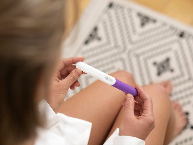 Възрастта е само цифра: 55-годишна колумбийка чака дете от 24-годишен инфлеунсър