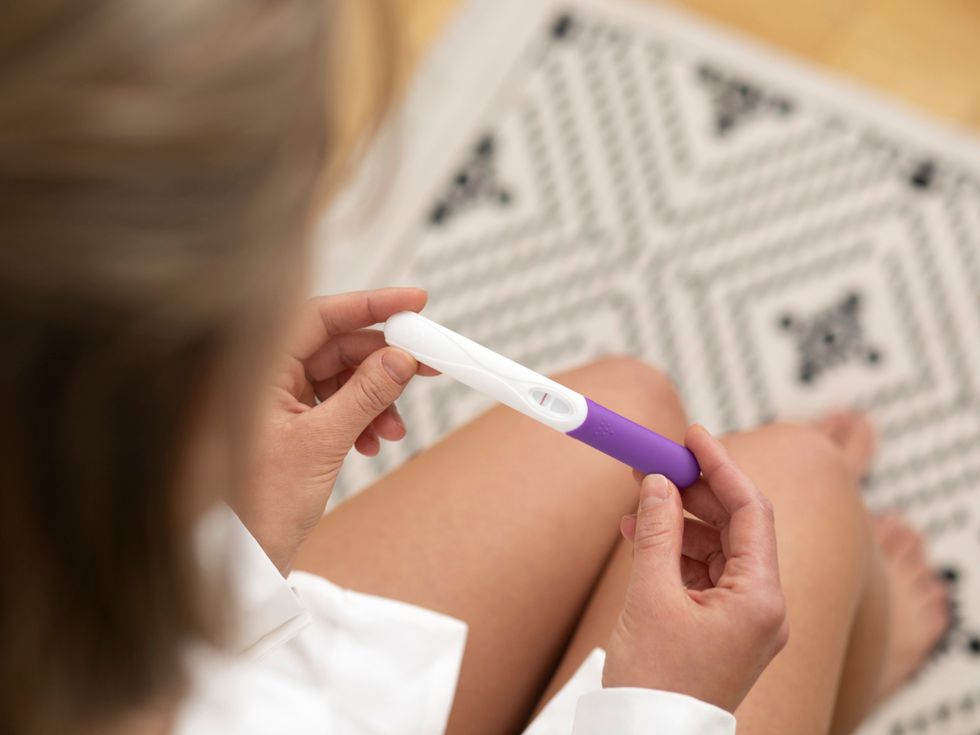 Възрастта е само цифра: 55-годишна колумбийка чака дете от 24-годишен инфлеунсър