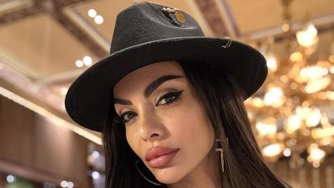 Лияна прикова погледите на футболните фенове по време на финала