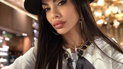 Лияна е една от любимите певици от попфолка на мнозина
