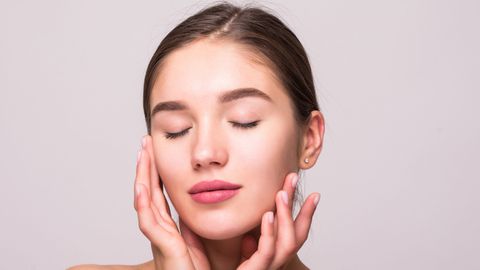 Сияйната кожа изглежда все по голямо предизвикателство Със забързания начин на