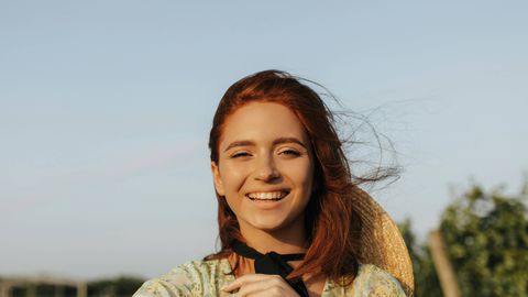 Всяка година Слънцето Земята и звездата Сириус се движат в