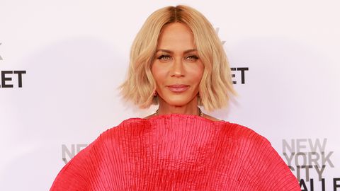 Смел външен вид умение да решава проблеми и перфектният баланс