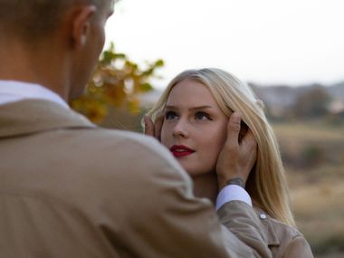 8 признака, че партньорът ви крие травми от детството – номер 6 е право в целта