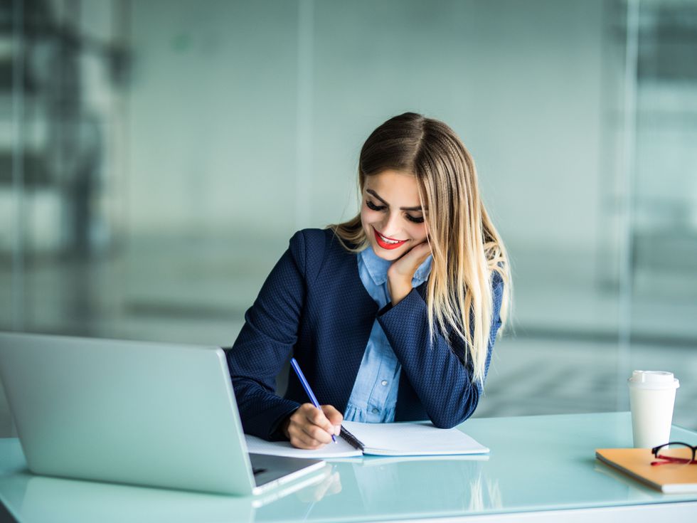 По колко пъти трябва да мигаме – и какво става, ако не го правим?