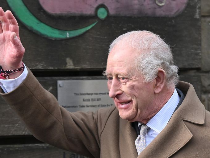 Крал Чарлз и тайният му аристократичен корен: Как британският монарх се оказа потомък на Влад Цепеш – истинския Дракула