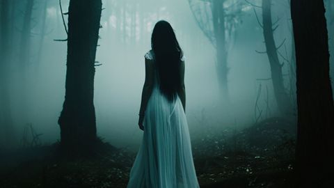 Зависима жена се опитва да нарече независимостта неженствена Има един не