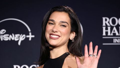 Официално е Дуа Липа потвърди годежа си с Калъм Търнър