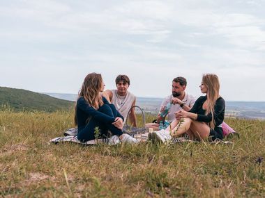 Участнички в "Диви и красиви" с хапливи реплики към "Ергенът"