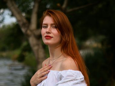 Аспектът на Клеопатра: Кога красотата се превръща в проклятие според наталната карта?