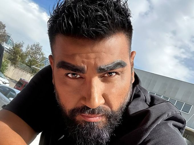 600 кубика промяна: Азис отново в светлината на прожекторите