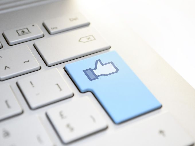 Краят на една епоха: Facebook премахва бутоните „Like“ и „Share“