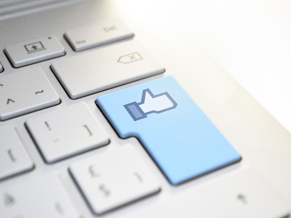 Краят на една епоха: Facebook премахва бутоните „Like“ и „Share“