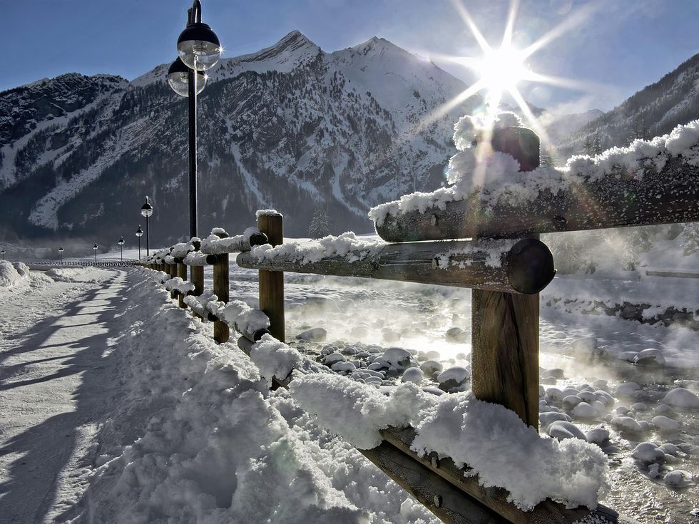 Пътеките в планините са заледени и туристите трябва да внимават