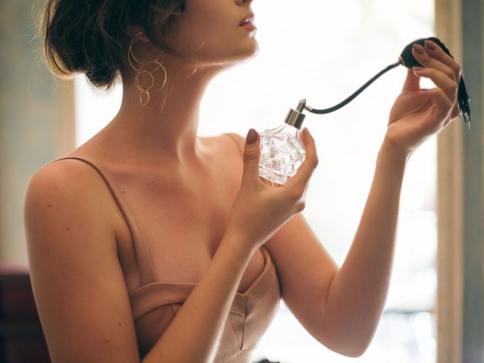 Как да ухаем приятно цял ден без капка парфюм: 10 работещи навика
