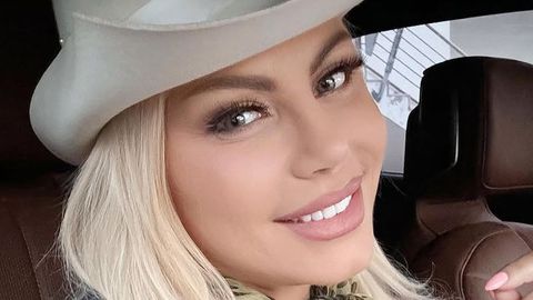 Фолкдивата Камелия за пореден път доказа че годините са само