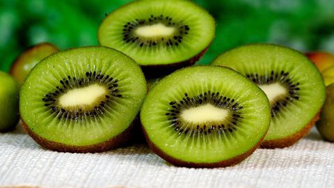 Кивито е екзотичен плод познат със своя освежаващ вкус зелена
