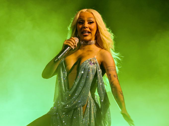 Несполучлива операция: Doja Cat моли феновете си да не я гледат