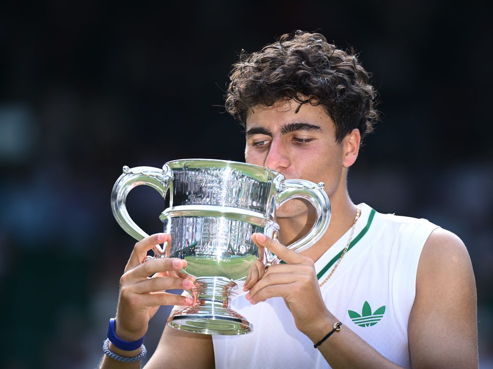 Българска гордост: Иван Иванов е световен шампион по тенис при юношите за 2025 г.