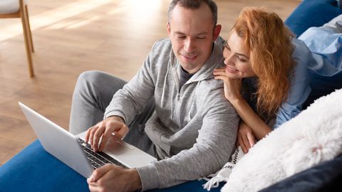 Онлайн запознанствата вече не са новост – днес те са един