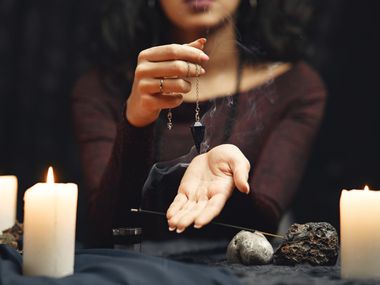 Сестрите Кардашиян от XIX век: Били са известни не с модата, а с предполагаема комуникация с духове