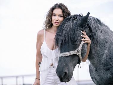 "Аз съм човек на справедливостта и никога няма да мълча": Елеонора пред Woman.bg за всичко, което остана извън кадър във "Фермата"