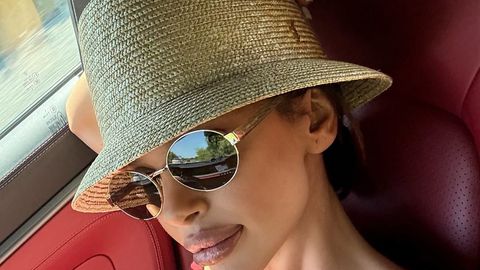 Фолкпевицата Мария отново привлече вниманието на обществеността но този път