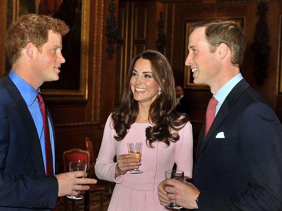 Шокиращо разкритие: „Почти романтичната“ връзка между принц Хари и Кейт Мидълтън е истинската причина за разрива с бъдещия крал Уилям?