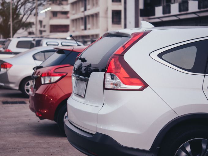 Нагло е: Бивш футболист на "Левски" и "Дунав" с остра критика към поскъпването на зоните за паркиране в столицата