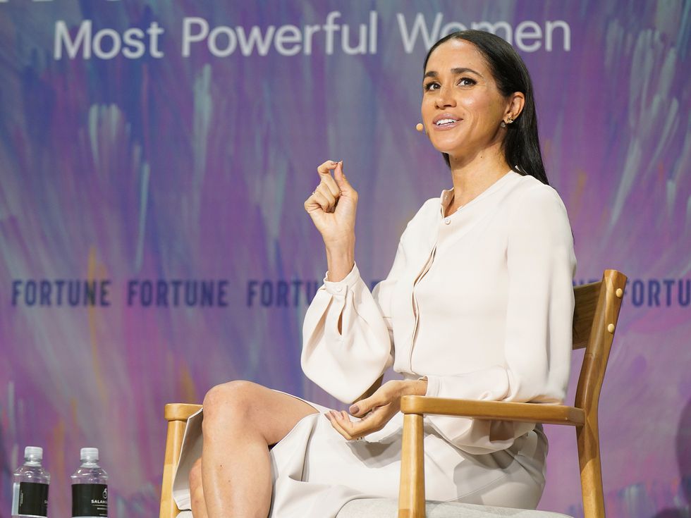 Шокиращо твърдение в нова кралска биография: „Меган проми мозъка на принц Хари“, твърди Камила