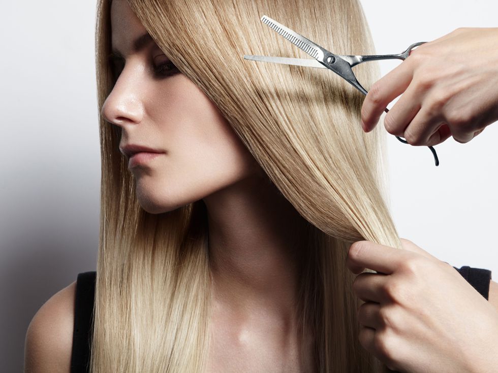 Колко често трябва да се подстригвате? Истината за здравата коса, която фризьорите не казват