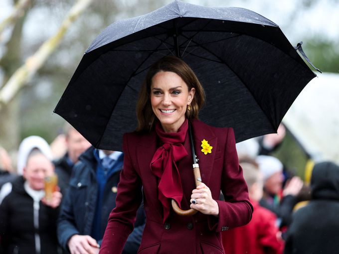 Умният моден трик на Кейт Мидълтън, който я прави безупречно стилна през всеки сезон (Видео)