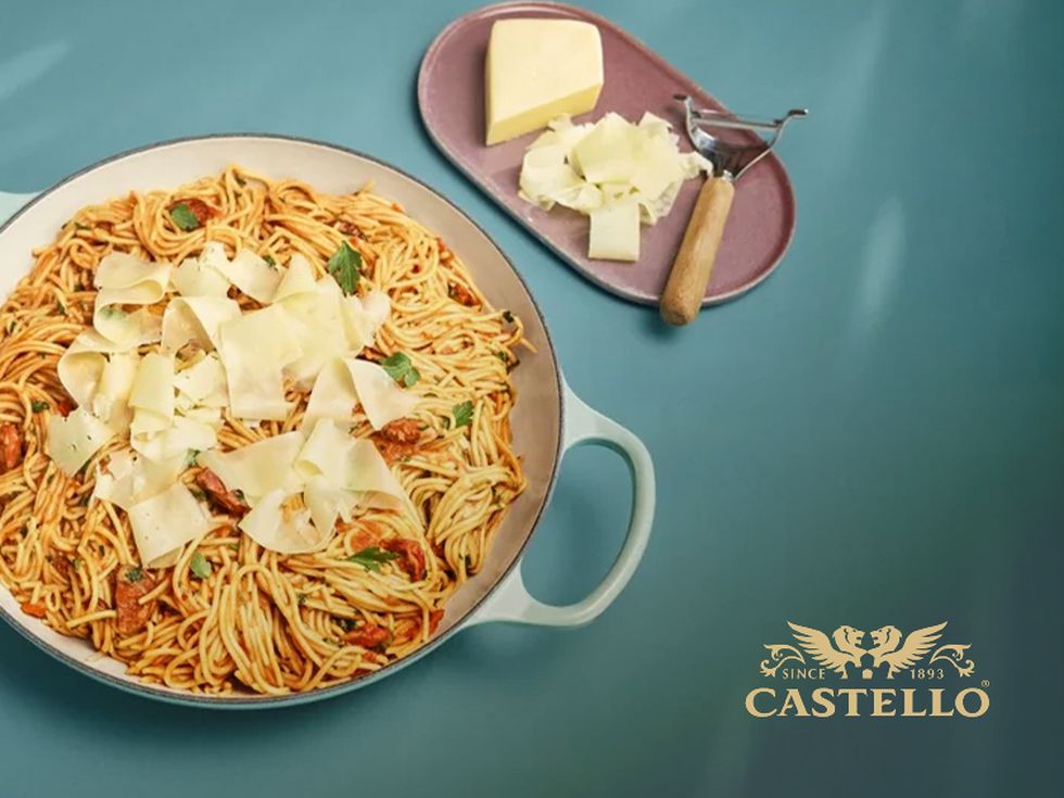 Спагети с чоризо и Castello® Хаварти