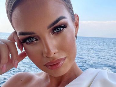 Скандал около Мис Русия 2025: Подложиха Анастасия Венца на безмилостни критики заради външния ѝ вид и не само (Снимки)