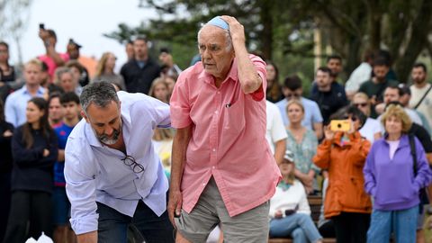 Австралийската поп икона Кайли Миноуг изрази съпричастност към жертвите и