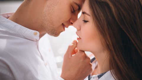 Истината е че сексът започва много преди лягане Ако забележите