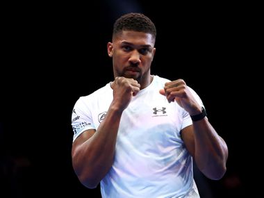 След трагедията: Антъни Джошуа се връща на ринга, за да оцелее психически (Видео)