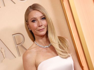 Неузнаваема: След Оскарите Гуинет Полтроу разпали слухове за пластична операция (Снимки)