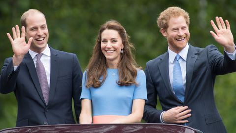 Бившият иконом на крал Чарлз Грант Харолд повдига завесата