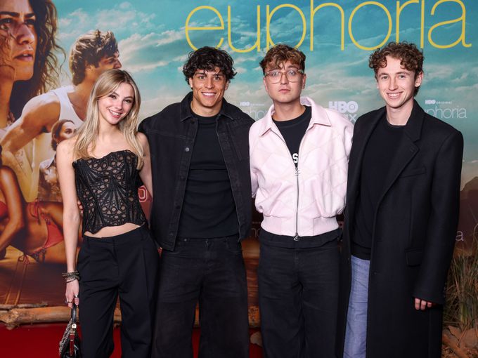 Премина ли границата хитовият сериал "Еуфория"? Скандалните сцени, които шокираха света