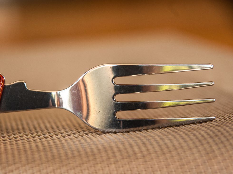 Какво означава падналата вилица: суеверие, на което мнозина вярват