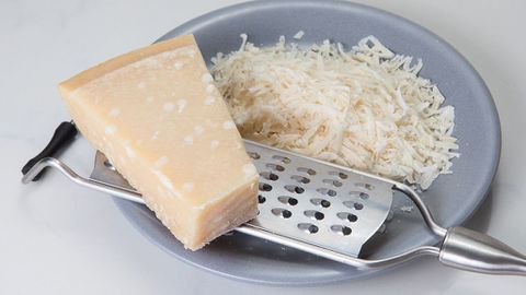 Истинският пармезан Реджано носи титлата цар на сирената и затова