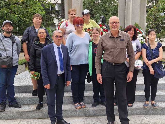 В Деня на спасението: Почит към загиналите в пандемията лекари отдаде Алиансът на хората с редки болести