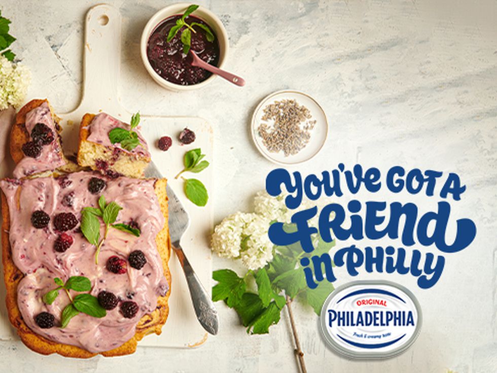 Philadelphia кейк със сладко от къпини с лавандула