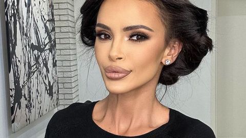 Фолкпевицата Мария очевидно се носи на крилете на любовта и