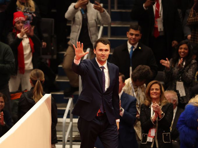 ФБР разследва потребители на социални мрежи, които са „предсказали“ убийството на Чарли Кърк