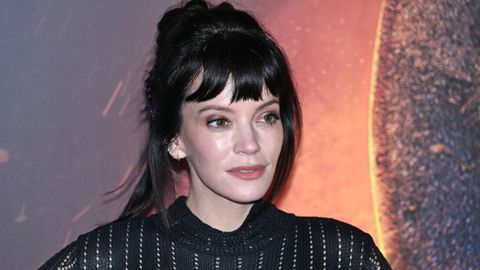 Лили Алън присъства на премиерата на Игрите на глада На сцената