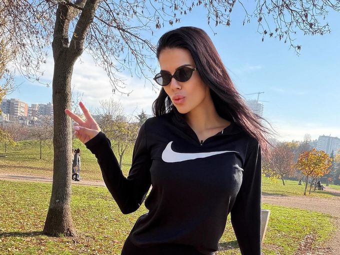 Полина в топ форма: 4 месеца след раждането се уча да обичам новата версия на себе си (Снимка)